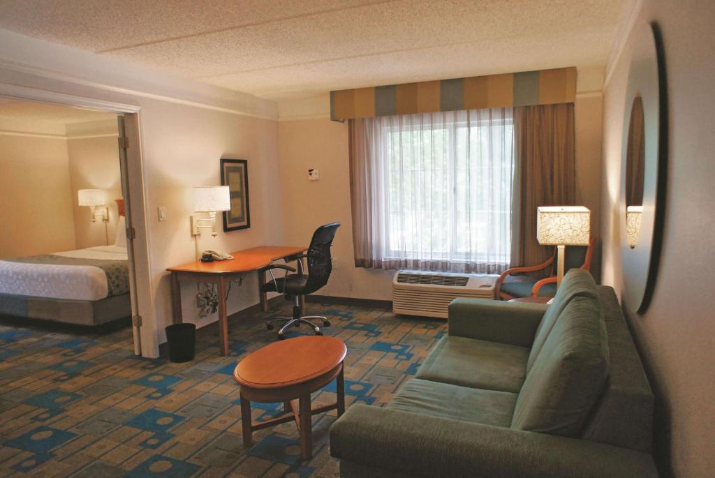 Room image 5